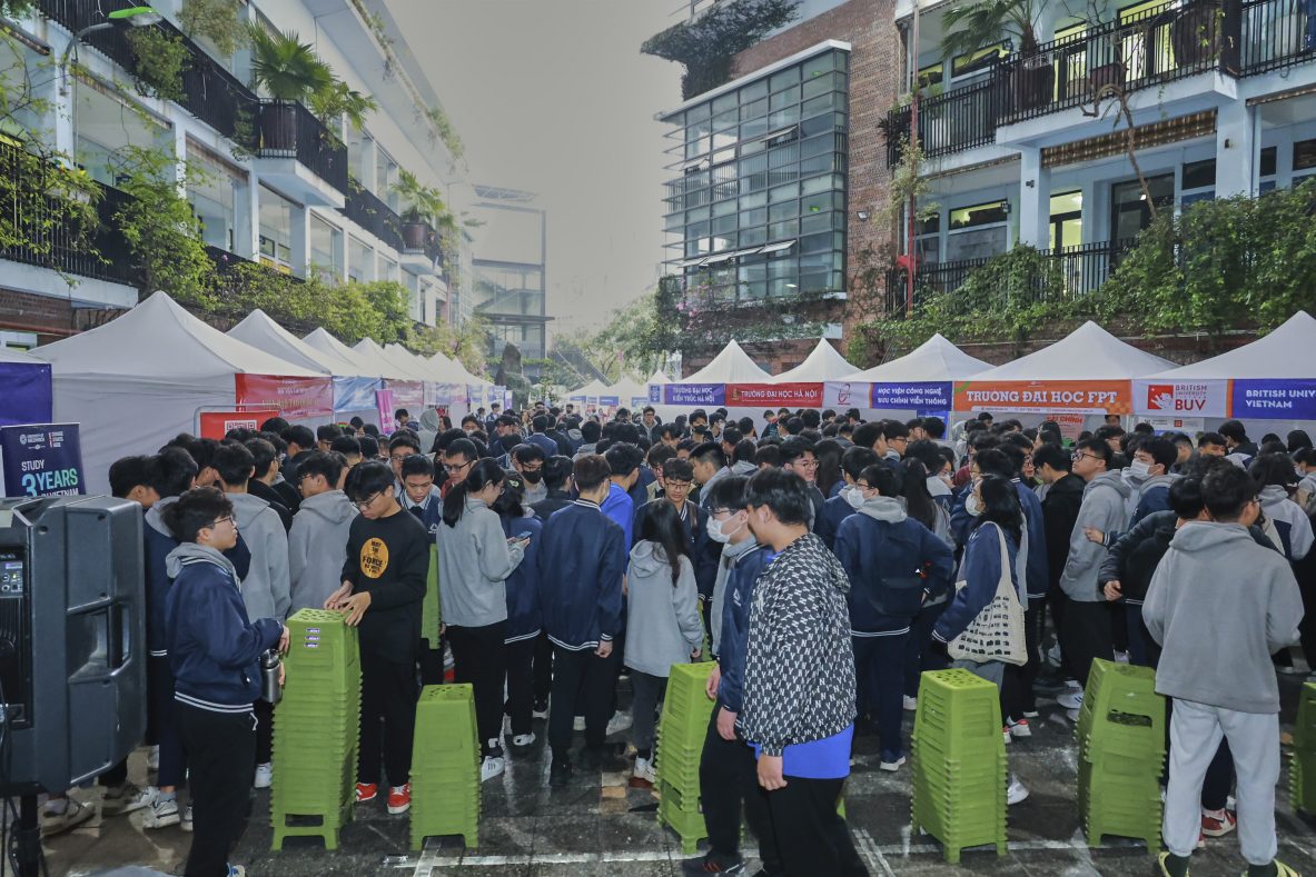 Thiết kế đam mê cùng các bạn học sinh THPT Lương Thế Vinh