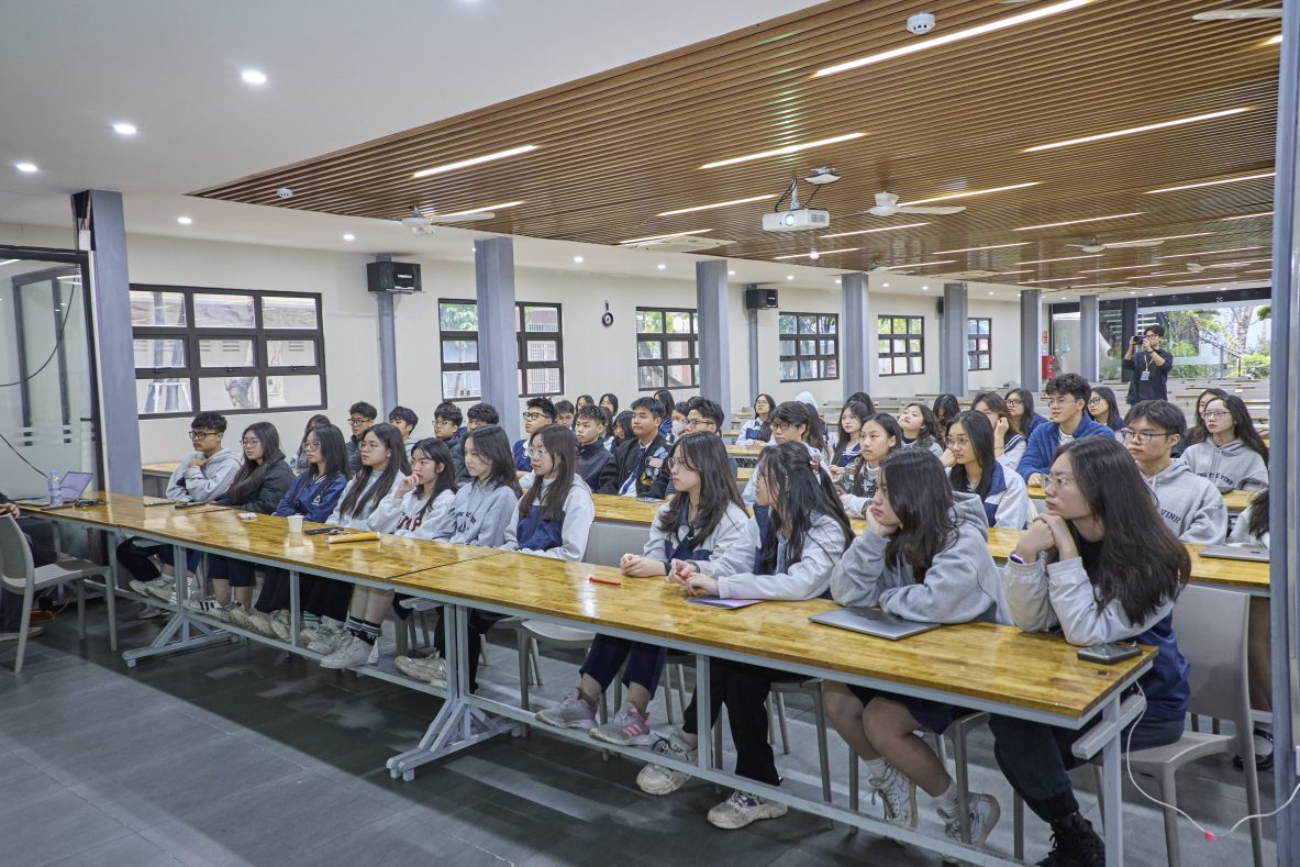 Thiết kế đam mê cùng các bạn học sinh THPT Lương Thế Vinh