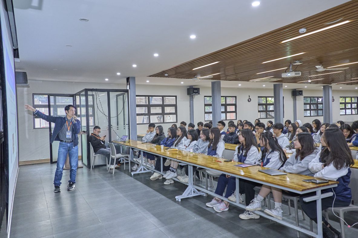 Thiết kế đam mê cùng các bạn học sinh THPT Lương Thế Vinh