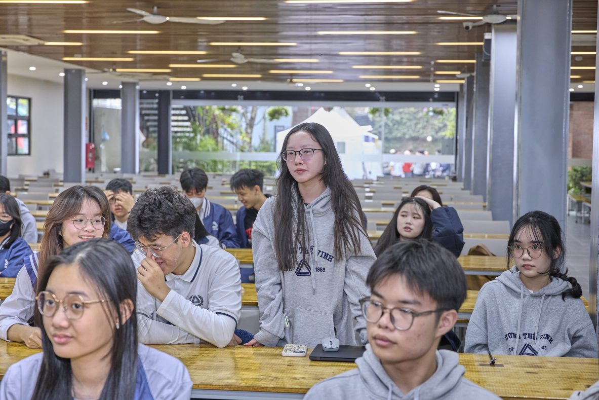 Thiết kế đam mê cùng các bạn học sinh THPT Lương Thế Vinh