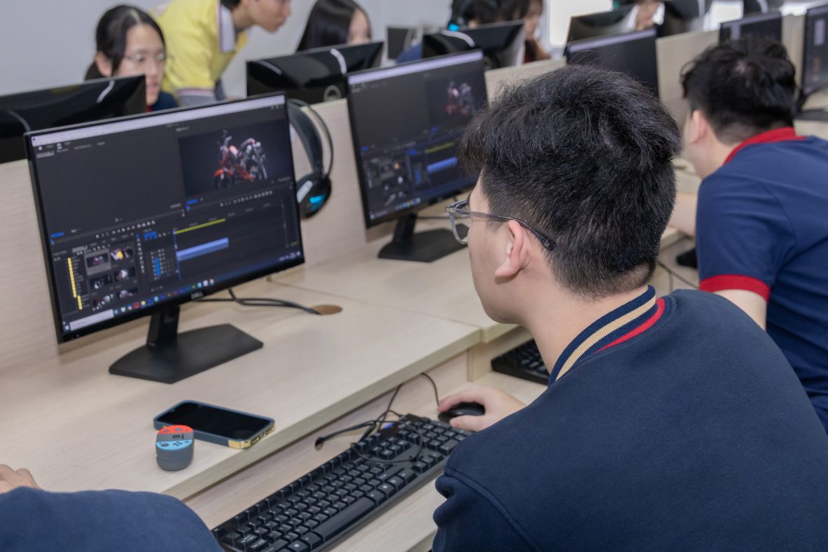 Arena Multimedia “thắp lửa” Sáng tạo tại trường THPT Đoàn Thị Điểm